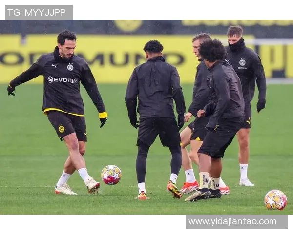 多特蒙德与主帅爆发激烈冲突 球队氛围骤然紧张 多特蒙德与主帅爆发激烈冲突 球队氛围骤然紧张